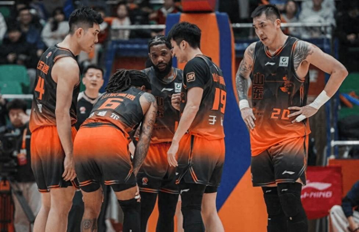 pulse-kaiyun.com-合砍81+17，山东三叉戟大爆发！高诗岩7+5甘当绿叶，于德豪成混子|山东队|联赛|山东男篮|邱彪|球队_新浪体育_新浪新闻